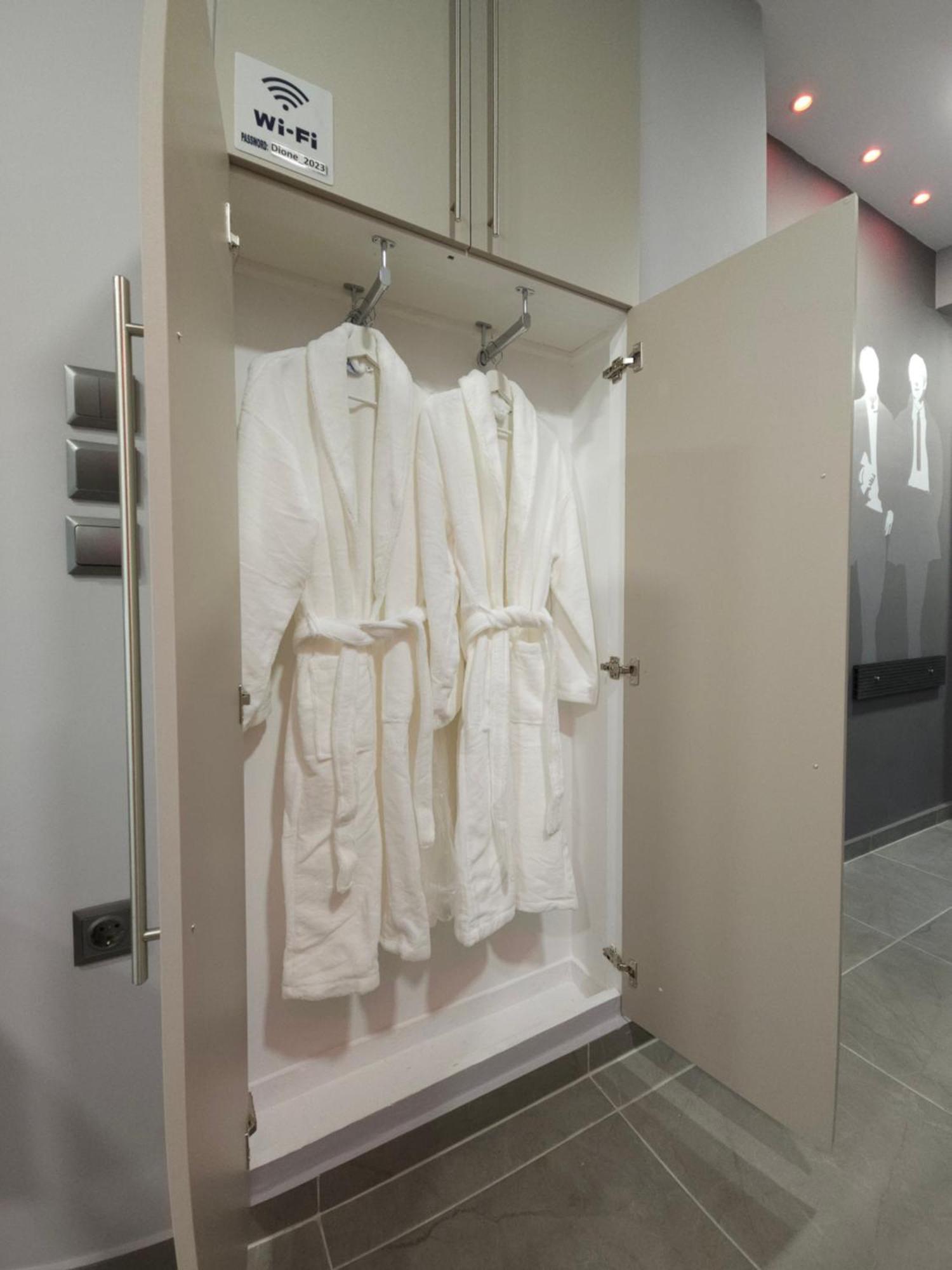 Dione Luxury Business In The Heart Of * אתונה